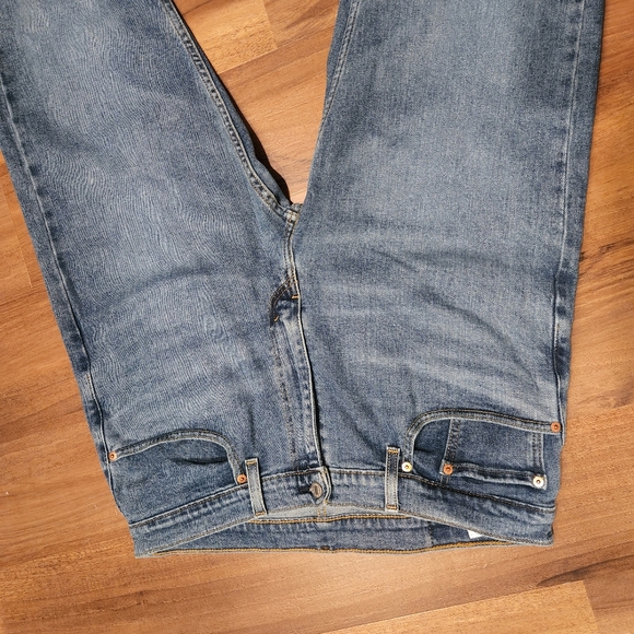 Levi 505 Jeans Mens medium wash size 36x32 - Picture 6 of 7